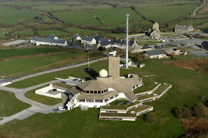 Le CROSS Jobourg (Centre Régional Opérationnel de Surveillance et de Sauvetage), comme ses homologues de Gris-Nez, Corsen, Etel et La Garde, est un service spécialisé du ministère chargé de la mer. En qualité de centres de coordination des secours maritimes, ils assurent la veille des fréquences de détresse, réceptionnent les alertes maritimes et dirigent les opérations de recherche et de sauvetage en mer.