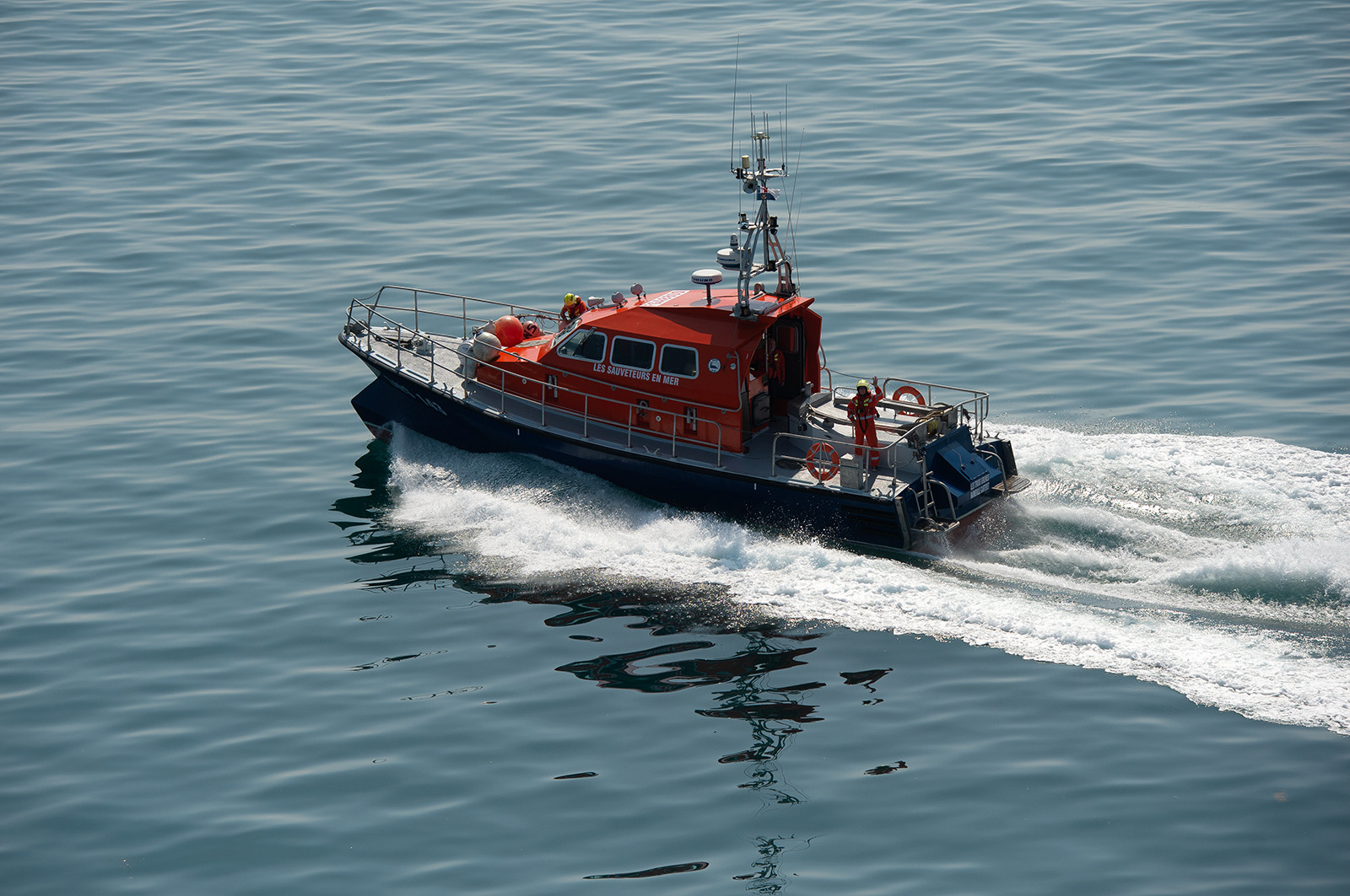 L'hélicoptère Caïman de la 33F en exercice L'hélicoptère Caïman de la 33F en exercice