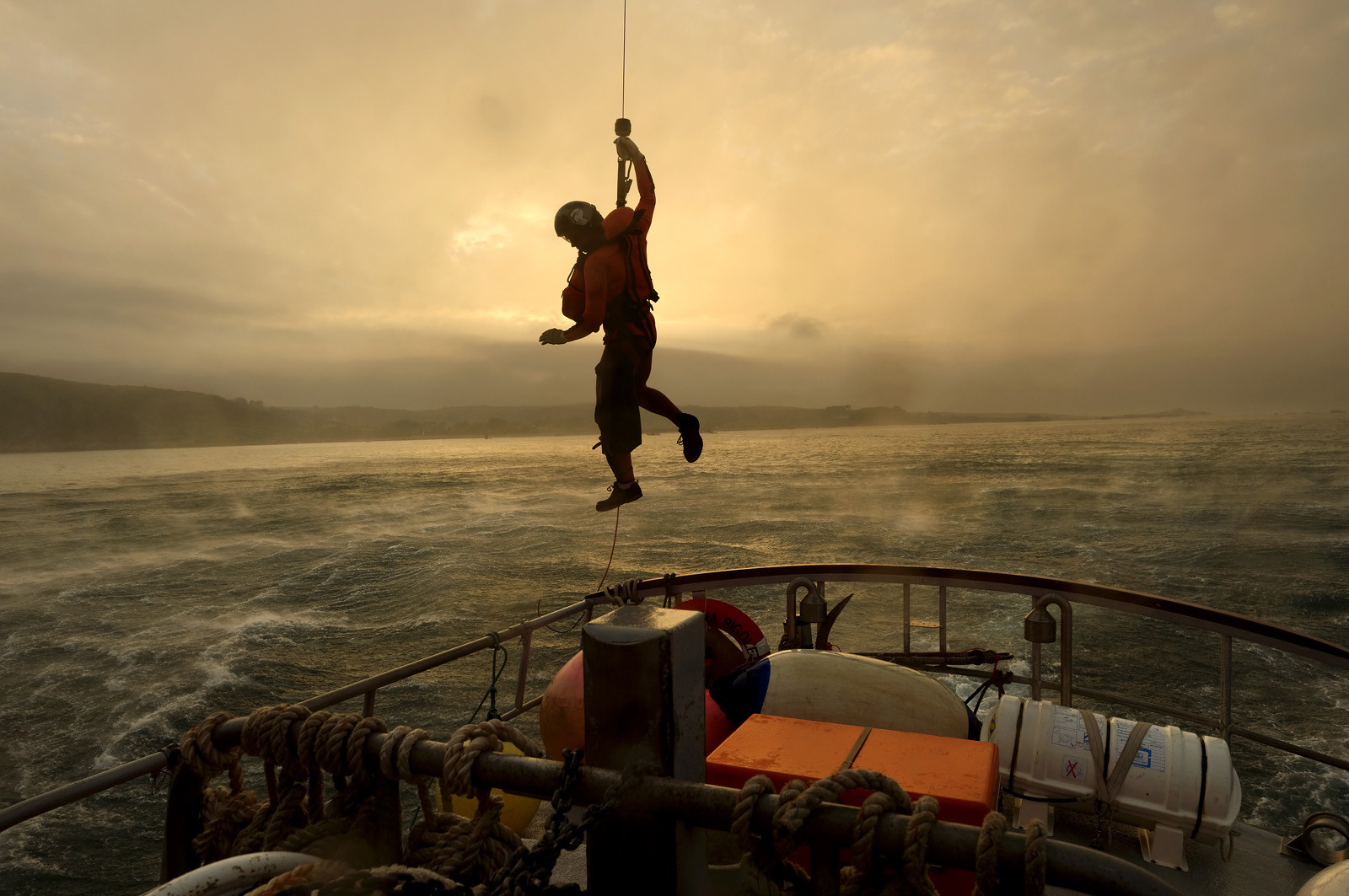 L'engagement de ces marins du ciel se traduit par des taux de disponibilté très élevés et des capacités d'intervention dans lesconditions les plus difficiles. Belligou Rescue (c'est ainsi que se nomme l'EC 225 lorsqu'il est en opération) est en alerte à 1 heure de jour et 2 heures de nuit, le coordinateur de mission de sauvetage, qui dirige les opérations depuis le CROSS, sait que l'hélicoptère sera préparé et configuré pour la mission puis aura décollé en 10 à 15 minutes en journée et en moins de 40 minutes la nuit.Il est remplacé en juin 2016 par l’hélicoptère Caïman Marine au détachement de Maupertus. L'engagement de ces marins du ciel se traduit par des taux de disponibilté très élevés et des capacités d'intervention dans lesconditions les plus difficiles. Belligou Rescue (c'est ainsi que se nomme l'EC 225 lorsqu'il est en opération) est en alerte à 1 heure de jour et 2 heures de nuit, le coordinateur de mission de sauvetage, qui dirige les opérations depuis le CROSS, sait que l'hélicoptère sera préparé et configuré pour la mission puis aura décollé en 10 à 15 minutes en journée et en moins de 40 minutes la nuit.Il est remplacé en juin 2016 par l’hélicoptère Caïman Marine au détachement de Maupertus.