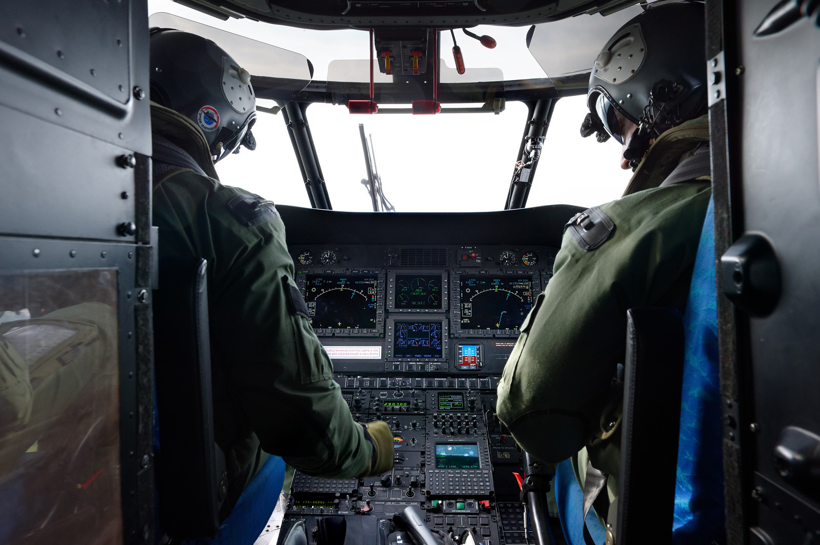 L'engagement de ces marins du ciel se traduit par des taux de disponibilté très élevés et des capacités d'intervention dans lesconditions les plus difficiles. Belligou Rescue (c'est ainsi que se nomme l'EC 225 lorsqu'il est en opération) est en alerte à 1 heure de jour et 2 heures de nuit, le coordinateur de mission de sauvetage, qui dirige les opérations depuis le CROSS, sait que l'hélicoptère sera préparé et configuré pour la mission puis aura décollé en 10 à 15 minutes en journée et en moins de 40 minutes la nuit.Il est remplacé en juin 2016 par l’hélicoptère Caïman Marine au détachement de Maupertus. L'engagement de ces marins du ciel se traduit par des taux de disponibilté très élevés et des capacités d'intervention dans lesconditions les plus difficiles. Belligou Rescue (c'est ainsi que se nomme l'EC 225 lorsqu'il est en opération) est en alerte à 1 heure de jour et 2 heures de nuit, le coordinateur de mission de sauvetage, qui dirige les opérations depuis le CROSS, sait que l'hélicoptère sera préparé et configuré pour la mission puis aura décollé en 10 à 15 minutes en journée et en moins de 40 minutes la nuit.Il est remplacé en juin 2016 par l’hélicoptère Caïman Marine au détachement de Maupertus.