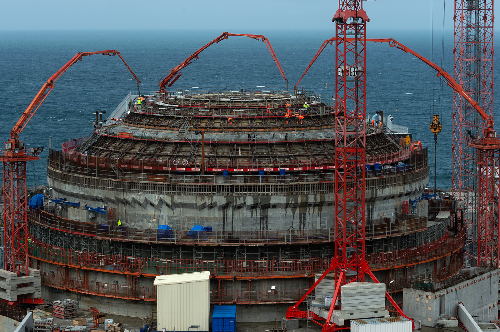 Reportages sur le site nucléaire EPR à Flamanville (Cotentin).