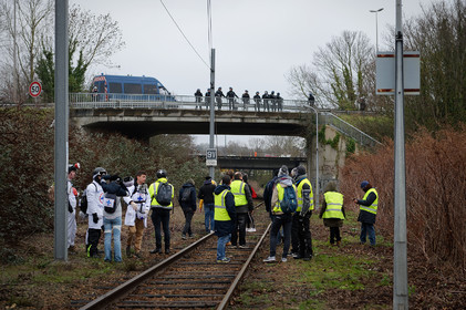 Gilets jaunes.