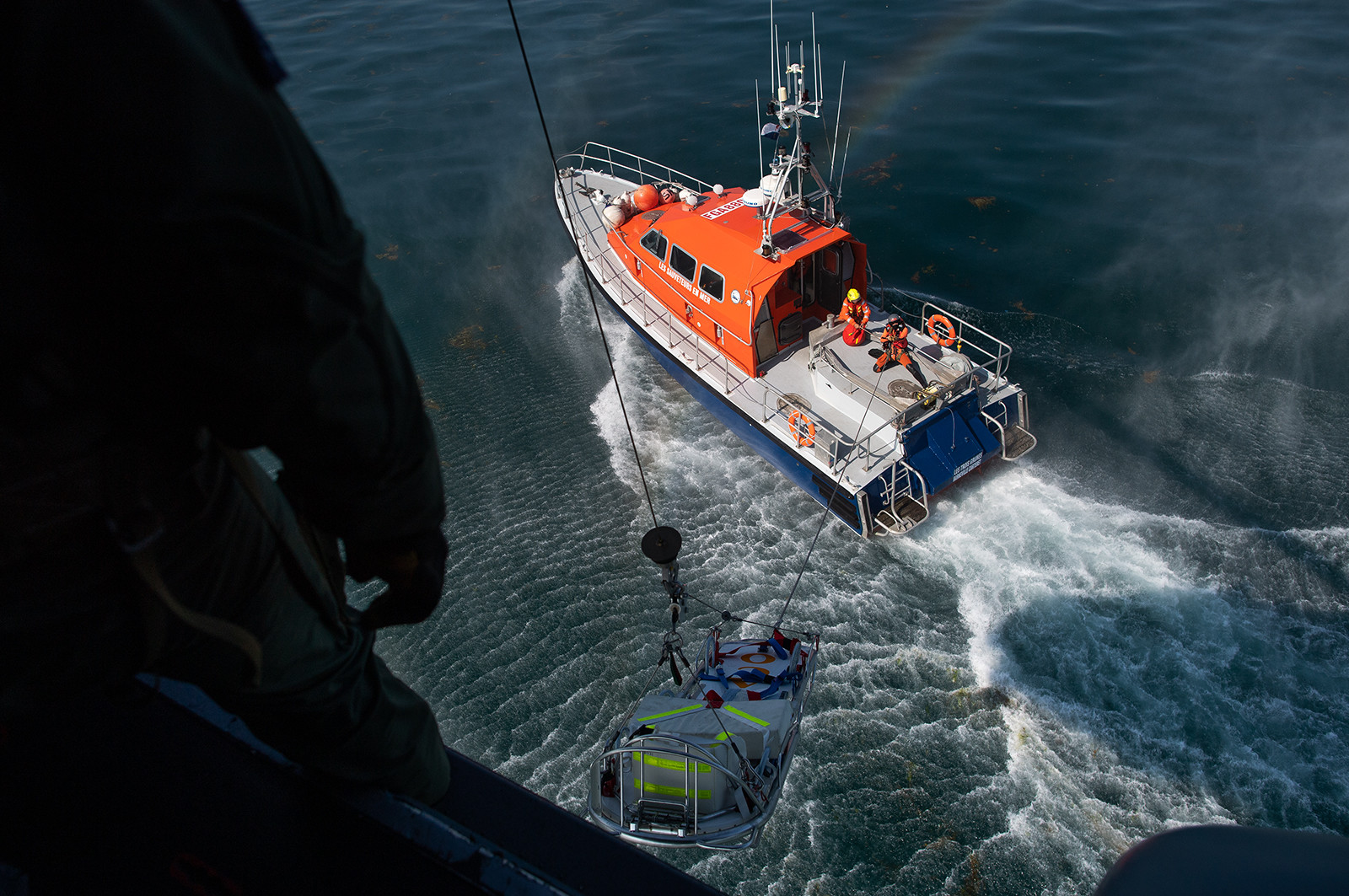 L'hélicoptère Caïman de la 33F en exercice L'hélicoptère Caïman de la 33F en exercice