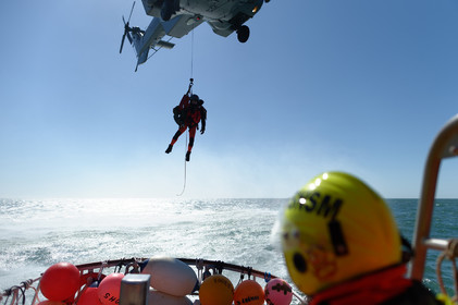 L'engagement de ces marins du ciel se traduit par des taux de disponibilté très élevés et des capacités d'intervention dans lesconditions les plus difficiles. Belligou Rescue (c'est ainsi que se nomme l'EC 225 lorsqu'il est en opération) est en alerte à 1 heure de jour et 2 heures de nuit, le coordinateur de mission de sauvetage, qui dirige les opérations depuis le CROSS, sait que l'hélicoptère sera préparé et configuré pour la mission puis aura décollé en 10 à 15 minutes en journée et en moins de 40 minutes la nuit.Il est remplacé en juin 2016 par l’hélicoptère Caïman Marine au détachement de Maupertus.