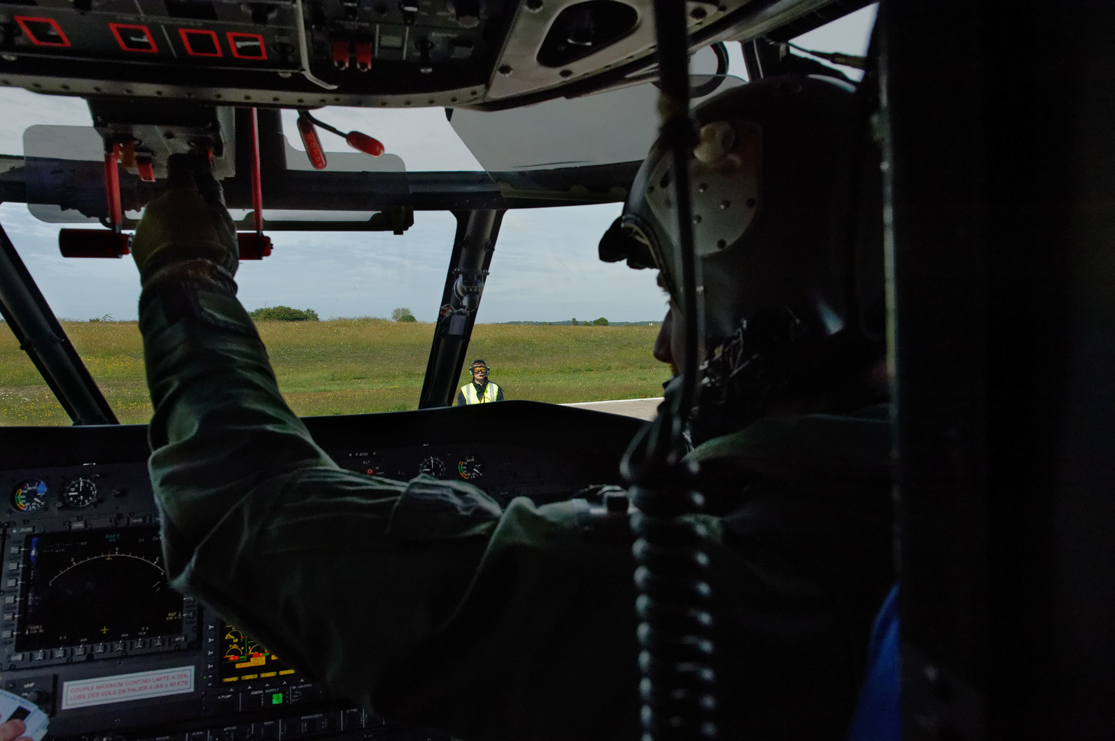 L'engagement de ces marins du ciel se traduit par des taux de disponibilté très élevés et des capacités d'intervention dans lesconditions les plus difficiles. Belligou Rescue (c'est ainsi que se nomme l'EC 225 lorsqu'il est en opération) est en alerte à 1 heure de jour et 2 heures de nuit, le coordinateur de mission de sauvetage, qui dirige les opérations depuis le CROSS, sait que l'hélicoptère sera préparé et configuré pour la mission puis aura décollé en 10 à 15 minutes en journée et en moins de 40 minutes la nuit.Il est remplacé en juin 2016 par l’hélicoptère Caïman Marine au détachement de Maupertus. L'engagement de ces marins du ciel se traduit par des taux de disponibilté très élevés et des capacités d'intervention dans lesconditions les plus difficiles. Belligou Rescue (c'est ainsi que se nomme l'EC 225 lorsqu'il est en opération) est en alerte à 1 heure de jour et 2 heures de nuit, le coordinateur de mission de sauvetage, qui dirige les opérations depuis le CROSS, sait que l'hélicoptère sera préparé et configuré pour la mission puis aura décollé en 10 à 15 minutes en journée et en moins de 40 minutes la nuit.Il est remplacé en juin 2016 par l’hélicoptère Caïman Marine au détachement de Maupertus.